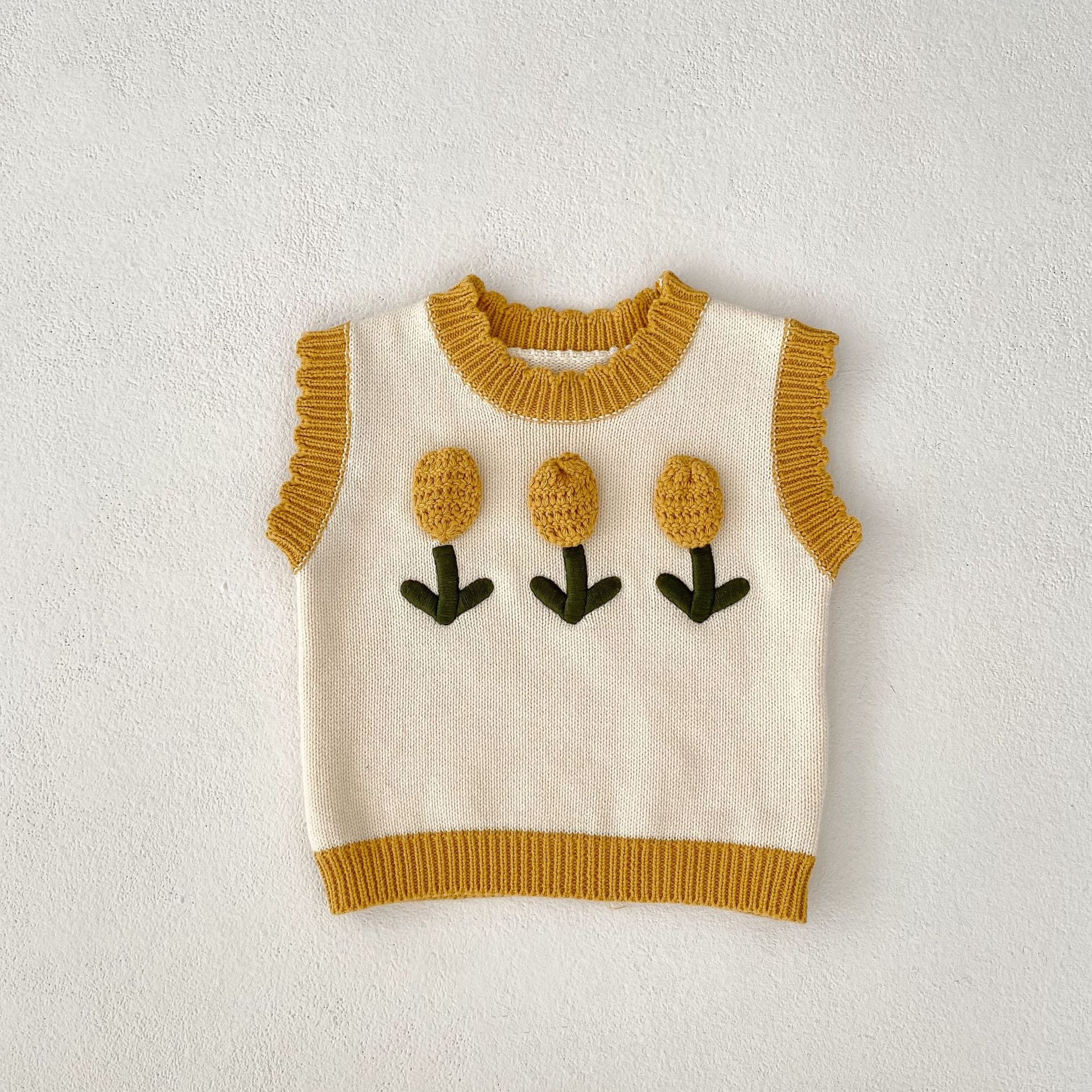 【BABY】イエロー刺繡フラワー ベスト