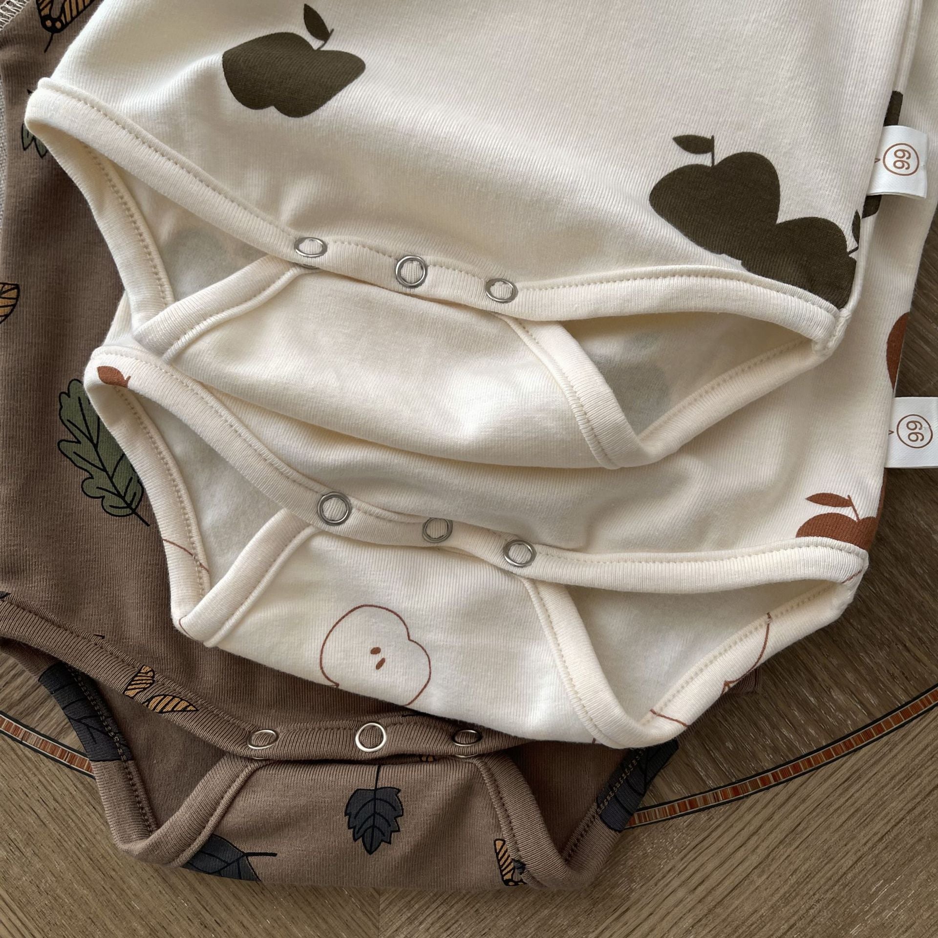 【BABY】  Apple&Leaf コットン肌着 ロンパース CawaKomostore