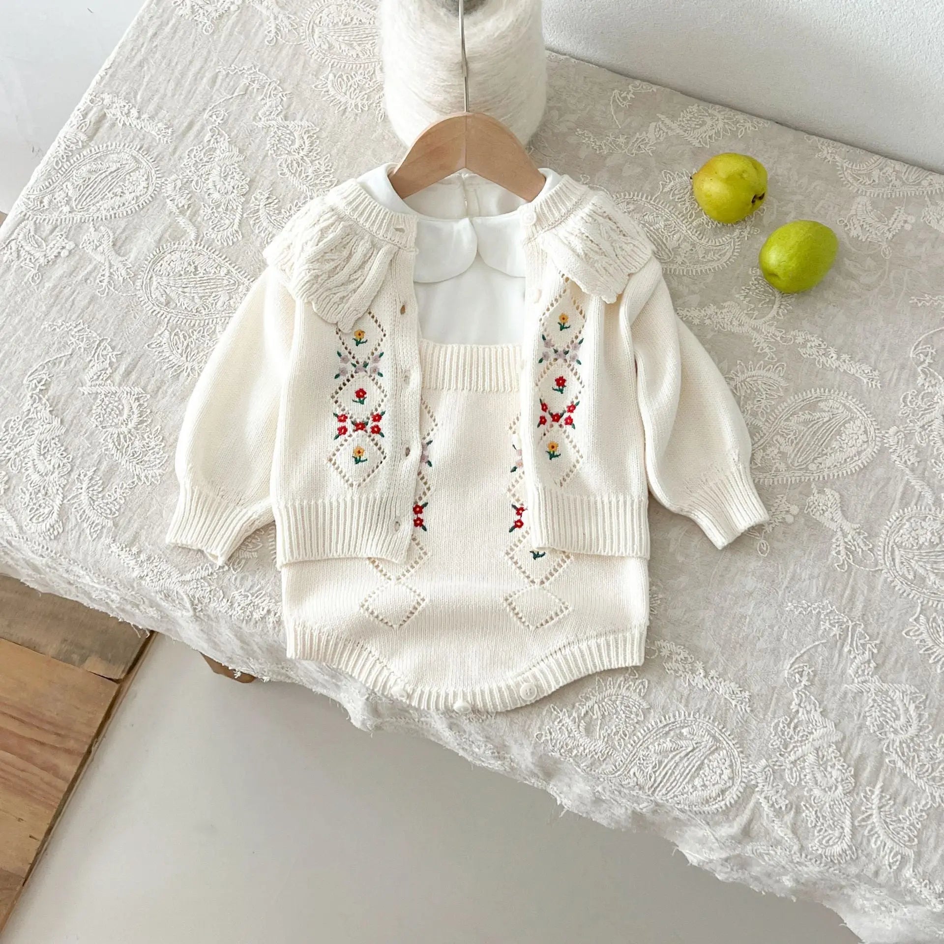 【BABY】ニットフラワーカーディガン / サロペット - CawaKomostore