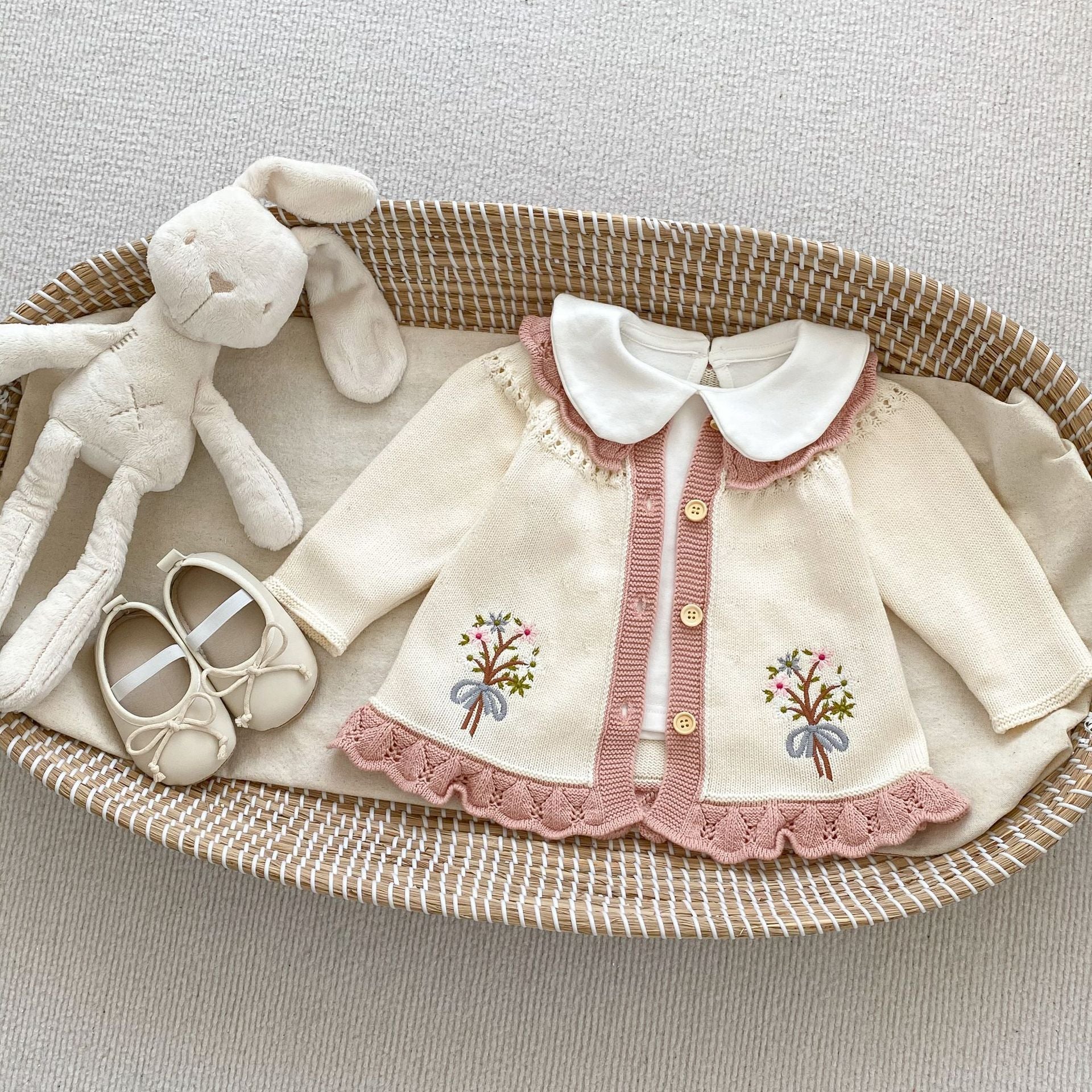 【BABY】 ピンク / ポイントフラワー刺繍フリルカーディガン CawaKomostore