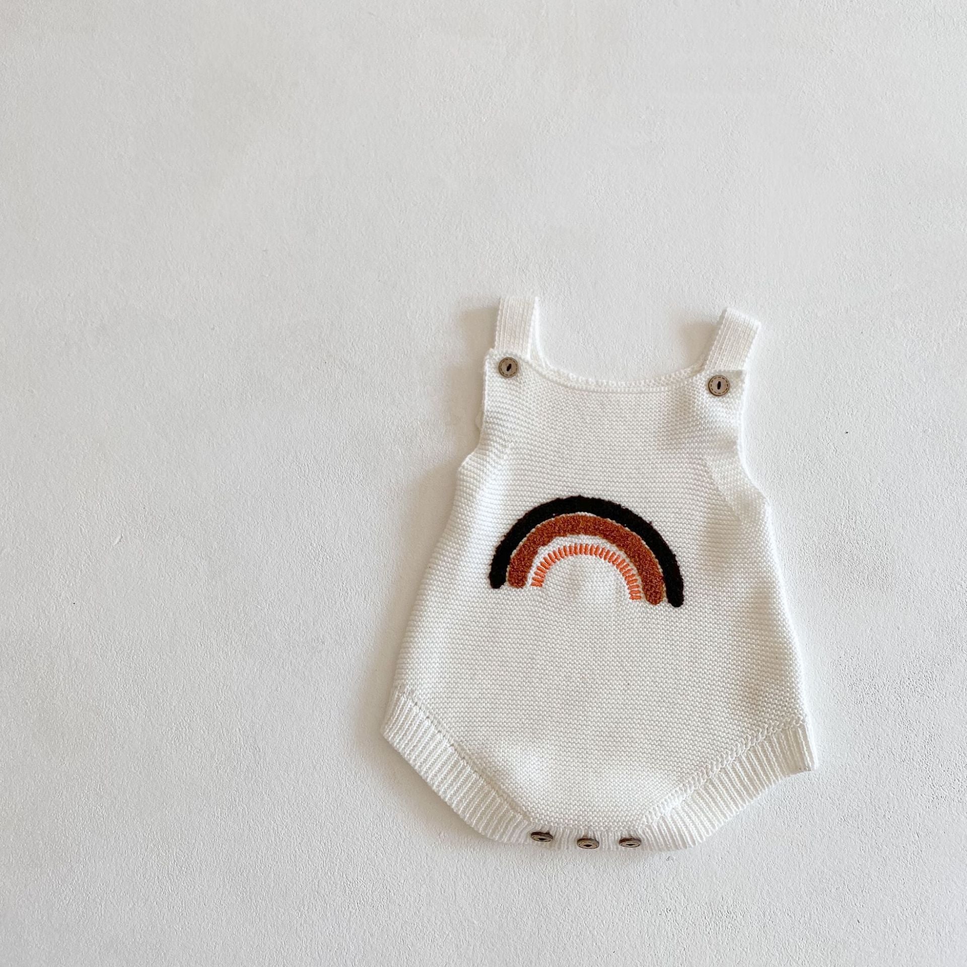 【BABY】虹刺繍ニットロンパース🌈